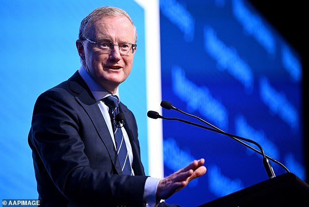 Der Gouverneur der Reserve Bank of Australia, Philip Lowe, verteidigte die Entscheidung, eine zwölfte Zinserhöhung in Folge anzukündigen