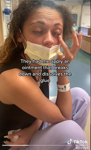 Lyd, 22, teilte letztes Jahr auf TikTok mit, dass sie Sekundenkleber in ihr Auge gestrichen habe, nachdem sie mitten in der Nacht aufgewacht war und sich die falsche Flasche geschnappt hatte.  Die Ärzte mussten ihr das Auge öffnen