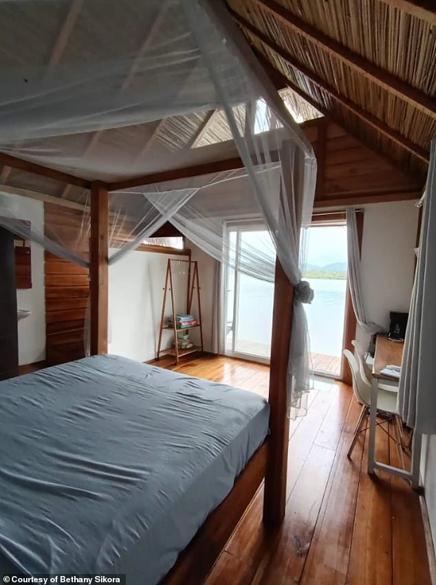 Um Geld zu verdienen, beschlossen die Sikoras, eines ihrer Gästehäuser auf Airbnb zu vermarkten, und es kann derzeit für 94 US-Dollar pro Nacht gebucht werden