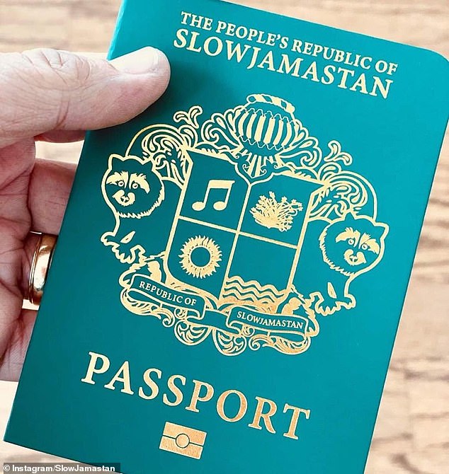 Die Mikronation wurde von den Vereinigten Staaten nicht offiziell anerkannt, obwohl Williams‘ Slowjamastan-Pass von 16 Ländern abgestempelt wurde