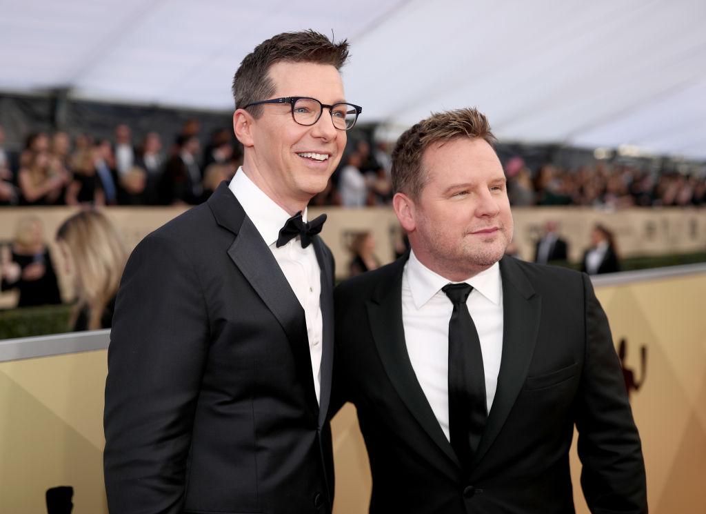 Schauspieler Sean Hayes (l.) und Musikproduzent Scott Icenogle nehmen an den 24. Annual Screen Actors Guild Awards teil.