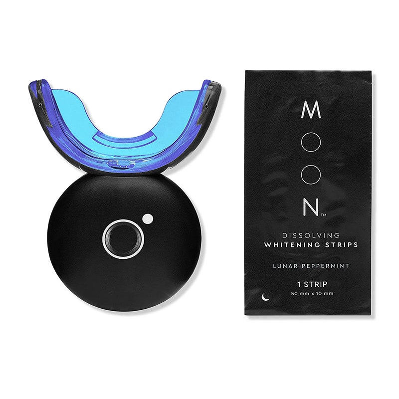 Das schwarze Moon Oral Care Teeth Whitening Kit auf weißem Hintergrund