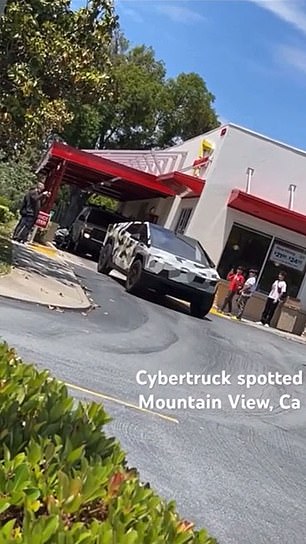 Der Cybertruck machte Halt an einem In-and-Out-Burger-Laden