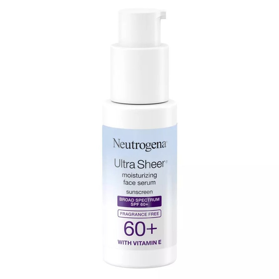 Neutrogena Ultra Sheer Moisturizing Face Serum SPF 60+, weiße Pumpflasche mit hellblauem Etikett auf weißem Hintergrund