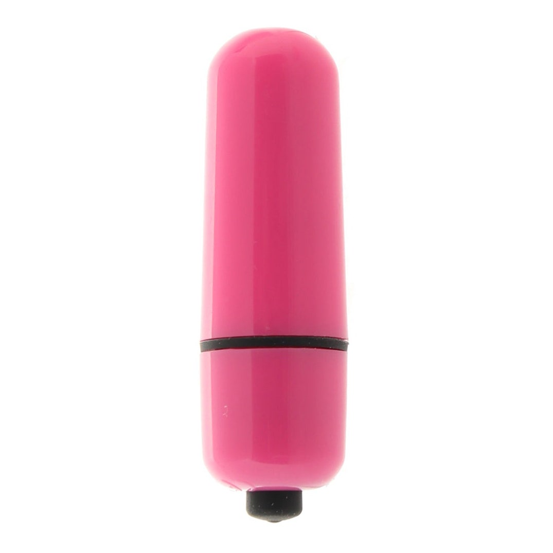 CalExotics Three Speed ​​Bullet Vibe in Pink Rosafarbener Bullet-Vibrator auf weißem Hintergrund