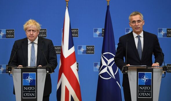 Boris bei der NATO