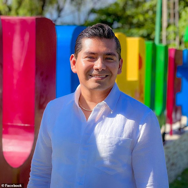 Bürgermeister Miguel Villalobos hat sich noch nicht zu seiner Entscheidung geäußert, Stripperinnen am Wochenende bei einer Vatertagsveranstaltung auftreten zu lassen