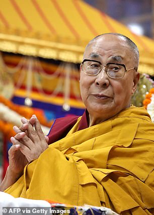 Große Prominente sind bereits in Gesprächen darüber, ihre Beiträge Metas neuem Twitter-Rivalen mit dem Codenamen „Projekt 92“ zur Verfügung zu stellen, darunter der Dalai Lama (im Bild).