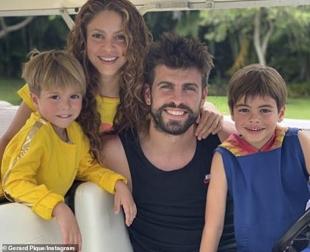 Es ist aus!  Shakira konzentriert sich darauf, Milan (9) und Sasha (7) zu erziehen, nachdem ihre elfjährige Beziehung mit Gerard Pique im Juni letzten Jahres zu Ende ging