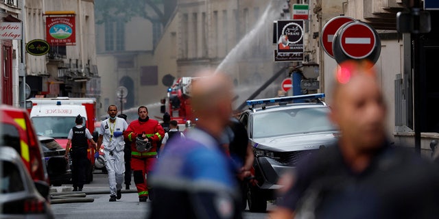 Pariser Feuerwehr kämpft gegen Explosion