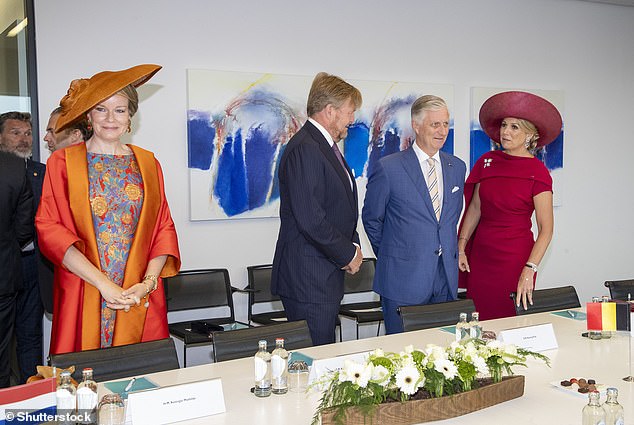 Königin Mathilde von Belgien, niederländischer König Willem-Alexander, König Philippe-Filip von Belgien und niederländische Königin Maxima im Bild während eines Besuchs bei Imec