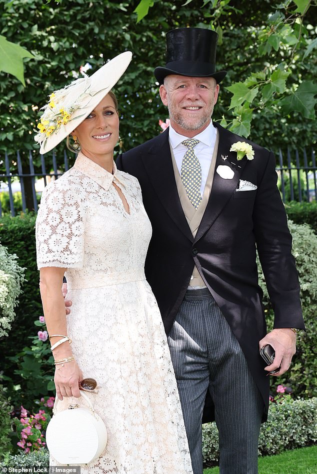 Zara und Mike Tindall führten die Ankunft der königlichen Familie am Ladies Day an, als sie zum dritten Tag von Royal Ascot ankamen