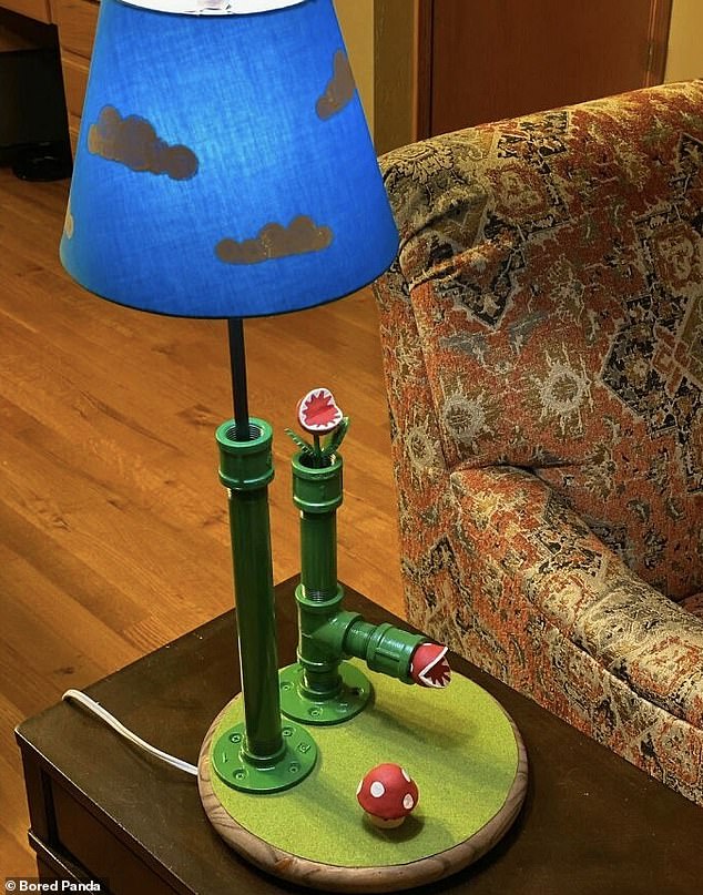 Kröte!  Jemand anderes, vermutlich aus den USA, hat diese bizarre Super Mario-Lampe in einem Gebrauchtwarenladen gefunden
