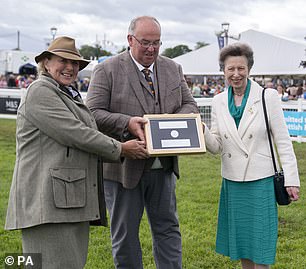 Prinzessin Anne unterhielt sich mit Mitarbeitern und Freiwilligen auf der Royal Highland Show in Islington