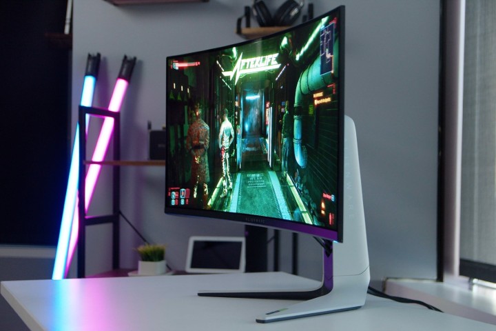 Cyberpunk 2077 läuft auf dem Alienware 34 QD-OLED.
