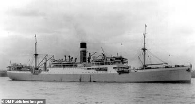 Im Bild: SS City of Cairo, das schließlich 480 Meilen südlich von St. Helena sank