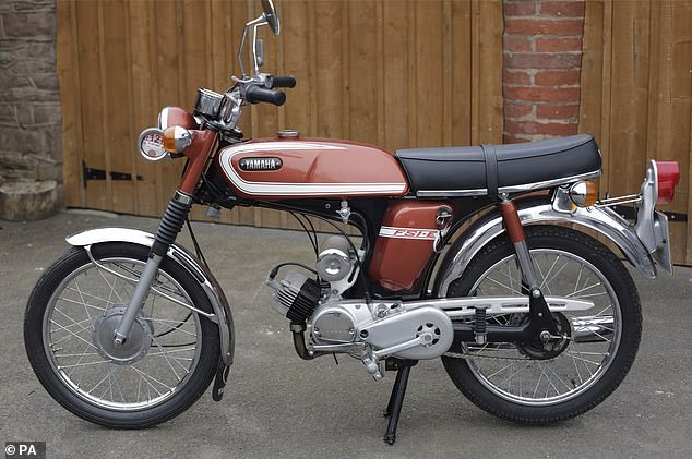 Auf Hochtouren: Eine klassische Yamaha FS1-E von 1975 (siehe oben), bekannt als Fizzy, kann für 10.000 £ verkauft werden