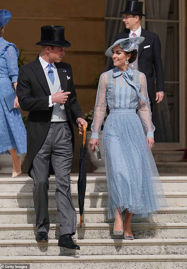 Den urkomischen Kommentar zu seinen Tanzbewegungen machte Prinz William einige Tage später während der Gartenparty im Buckingham Palace