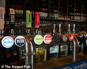 Eine Auswahl an Bieren vom Fass im Pub