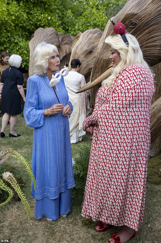 Treffen: Gemma traf bei der Veranstaltung sowohl König Charles als auch Königin Camilla und lud sie sogar beide auf eine Safari mit ihr ein