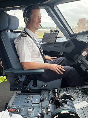 Chris wurde zu einer Karriere in der Luftfahrt inspiriert, weil er in der Nähe des Airbus-Werks in Broughton in Flintshire aufwuchs