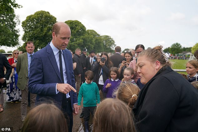 Prinz William konnte sich bei der Veranstaltung mit der Öffentlichkeit und örtlichen Schulkindern unterhalten