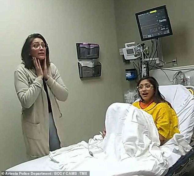 27. Januar: Trevizo und ihre Mutter Rosa Rodriguez im Krankenhaus.  Beide bestanden darauf, dass sie nicht wussten, dass sie schwanger war, als die Polizei sie damit konfrontierte, dass sie die Leiche des Kindes in einem Mülleimer gefunden hatte