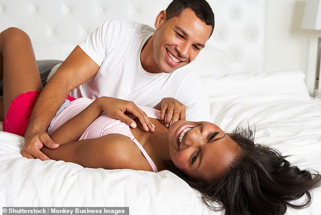 Die britische Sexexpertin Tracey Cox sagt, dass trotz des Stigmas, getrennt zu schlafen, die Entscheidung, in getrennten Betten zu schlafen, Ihr Liebes- und Sexualleben tatsächlich dramatisch verbessern könnte.  Archivfoto verwendet