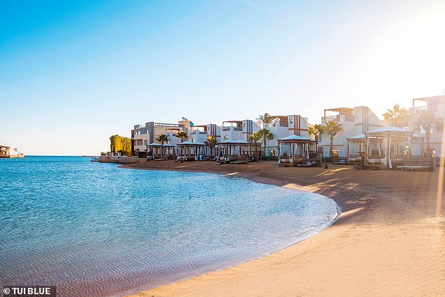 Verlockend: Sean Thomas checkt im Tui Blue Crystal Bay Resort in der auf Tourismus ausgerichteten Stadt Hurghada ein