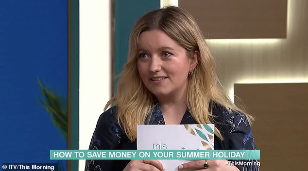 Chelsea Dickenson aus Nord-London verriet, wie Sie in Ihrem Sommerurlaub Geld sparen können – von kostenlosen Hotel-Upgrades bis hin zu günstigeren Flügen in der Business Class