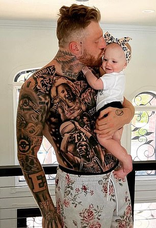 Maxx Crosby mit seiner Tochter