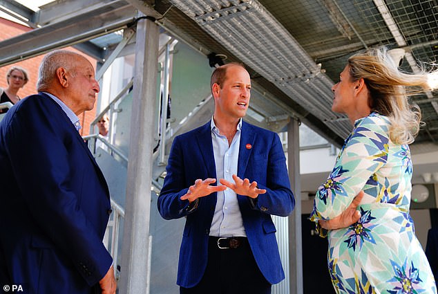 Der Prinz von Wales nahm heute Morgen an der Eröffnung einer neuen Wohnsiedlung teil, die von der Obdachlosenhilfe Centrepoint in Südlondon gebaut wurde