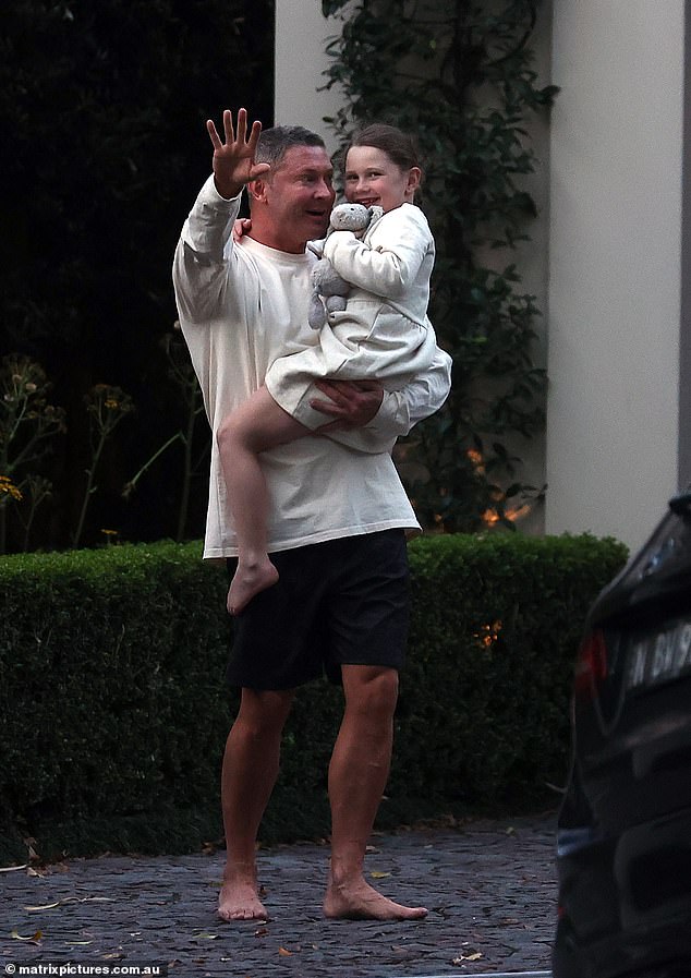 Michael Clarke (im Bild) und Jade Yarbrough scheinen wieder zusammen zu sein, nachdem sie in seinem Haus in Sydney gesehen wurde