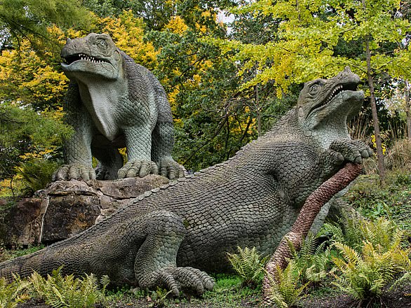 Die „Dinosaurier“ im Kristallpalast bestehen aus etwa 30 paläontologischen Statuen, obwohl nur vier tatsächlich Dinosaurier darstellen