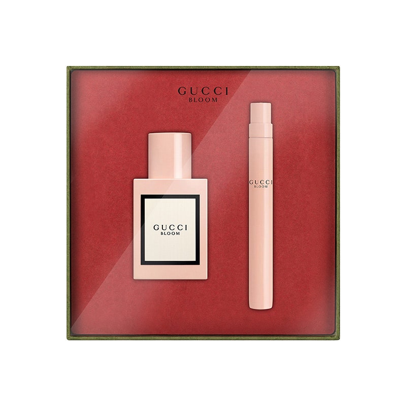 Das Gucci Bloom Eau de Parfum Set auf weißem Hintergrund