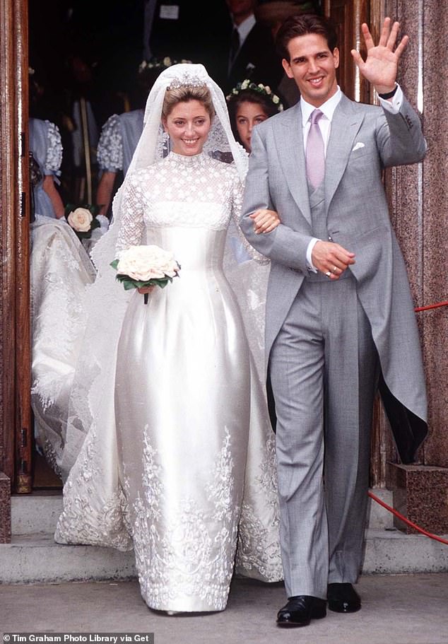 Kronprinz Pavlos und Kronprinzessin Marie-Chantal, abgebildet an ihrem Hochzeitstag in London im Juli 1995