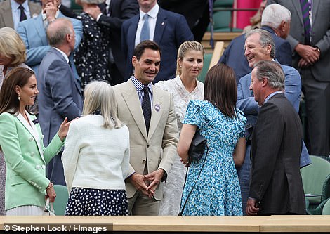 After the match, Kate, Roger and his wife Mirka stopped to chat with David and Samantha Cameron