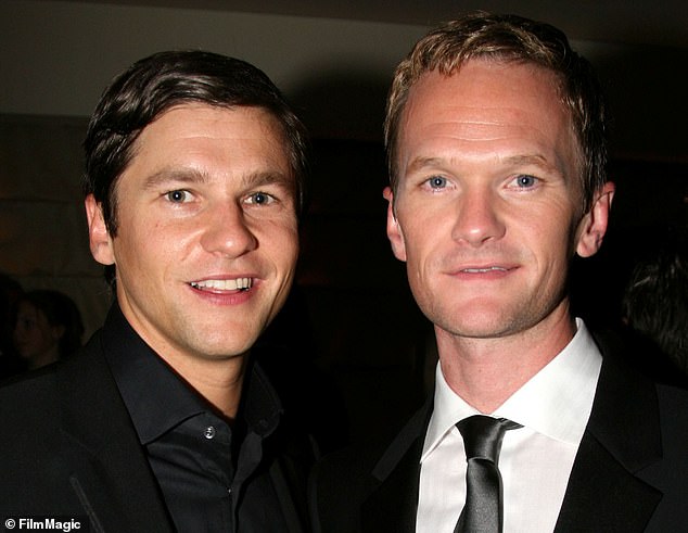 Ähnlich?  Der US-Schauspieler David Burtka (links) heiratete bereits 2014 den Fernsehmoderator und Schauspielkollegen Neil Patrick Harris (rechts).