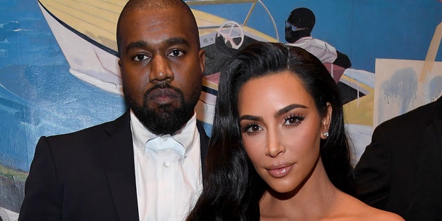 Kim Kardashian und Ex-Mann Kanye West besuchen eine Veranstaltung auf dem roten Teppich