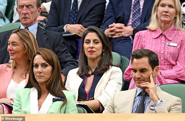 In guter Gesellschaft: Zaghari-Ratcliffe, 45, saß hinter der Prinzessin von Wales und Roger Federer auf dem Centre Court