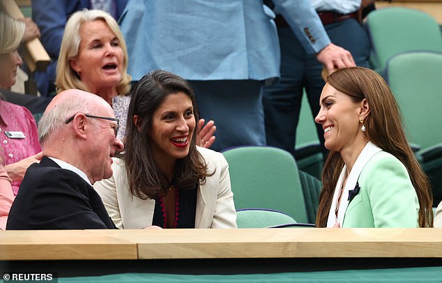Tief im Gespräch: Nazanin Zaghari-Ratcliffe und die Prinzessin von Wales unterhalten sich, während sie darauf warten, dass Murray spielt
