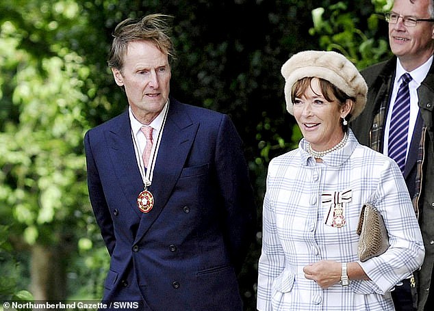 Der Herzog und die Herzogin von Northumberland haben darauf bestanden, dass der Grundstücksverkauf ihres Sohnes eine private Transaktion sei