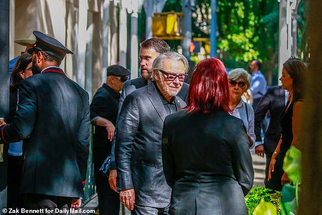 Keitel, 84, wird gesehen, wie er die Trauerkapelle auf Manhattans Upper East Side verlässt