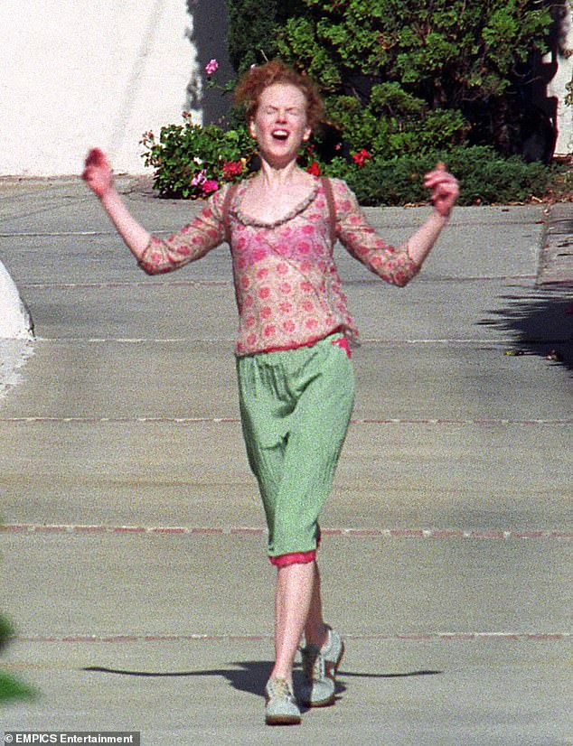 A photographer captured this photo of Kidman leaving her attorney's office when her divorce from Tom was finalised