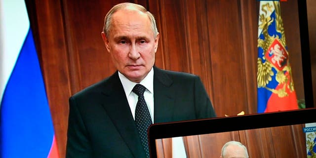 Putin im Anzug mit Krawatte
