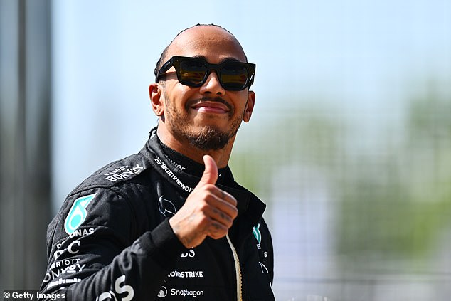 Lewis Hamilton hat angekündigt, dass er seinen Funkaustausch nach einer öffentlichen Zurechtweisung letzte Woche ändern wird