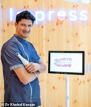 Dr. Khaled Kasem, Chefkieferorthopäde und Mitbegründer von Impress in Barcelona, ​​forderte DailyMail.com auf, nicht länger als 15 Minuten am Tag Kaugummi zu kauen