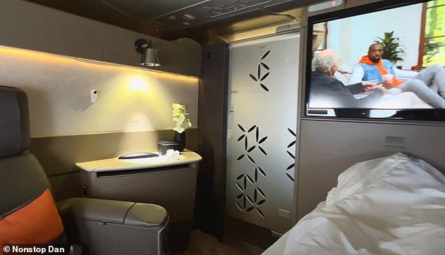 Die Suite verfügt über eine Schließtür, die den Passagieren „höchste Privatsphäre und ein Privatjet-ähnliches Gefühl“ bietet.
