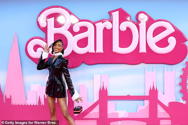Yay!  Barbie wird noch in diesem Monat, am 21. Juli, offiziell in die Kinos kommen, am selben Tag, an dem auch Christopher Nolans Historiendrama „Oppenheimer“ in die Kinos kommt