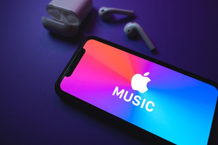 Apple Music-Logo auf einem Smartphone.